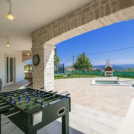 Villa In With Swimming Pool And Jacuzzi