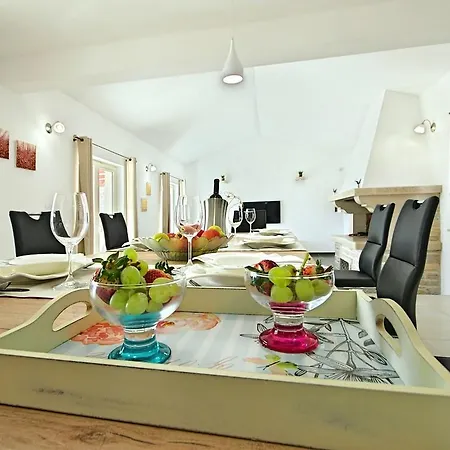 וילה In With Swimming Pool And Jacuzzi *