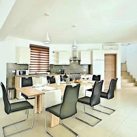 וילה In With Swimming Pool And Jacuzzi Vižinada