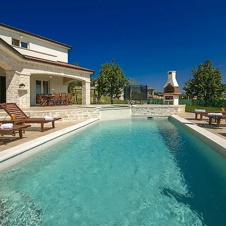 In With Swimming Pool And Jacuzzi Villa Vižinada